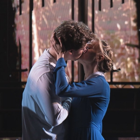 Мюзикл «Вальс-бостон» по хитам Александра Розенбаума продлили на следующий год