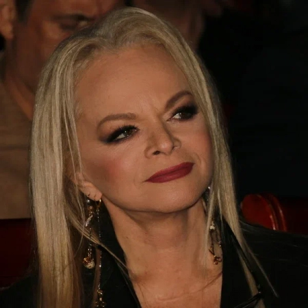 Россияне против Ларисы Долиной