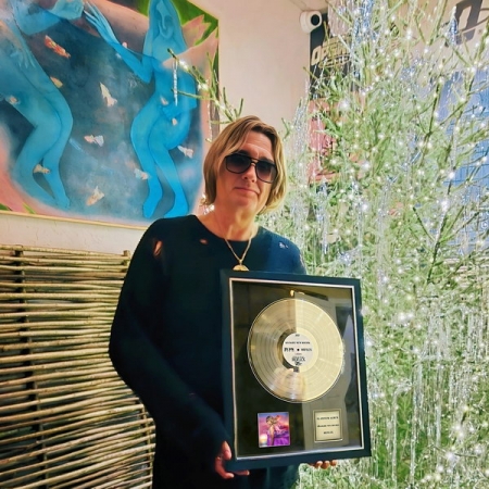 Группа Reflex получила платиновый статус за новый альбом «Больше чем жизнь».