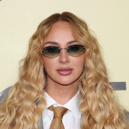 Анна Asti открыла танцевальный караоке-бар