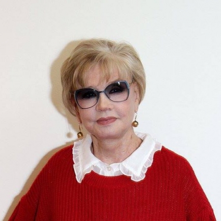 Владимир Путин прислал венок на церемонию прощания с Верой Алентовой