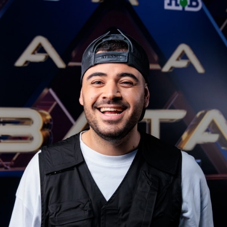 Роман Каграманов был Купидоном в «Шоу Аватар»