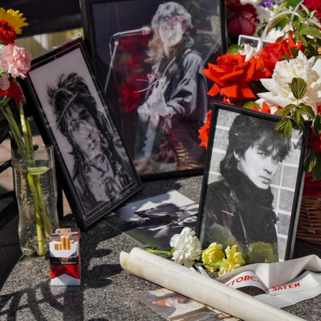 Фанатка Виктора Цоя умерла на его могиле