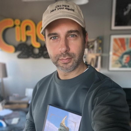 Иван Ургант впервые выступит в США и Канаде