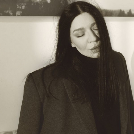 Ёлка вышла замуж и выпустила песню об этом