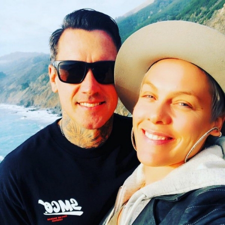 Пинк рассталась с мужем