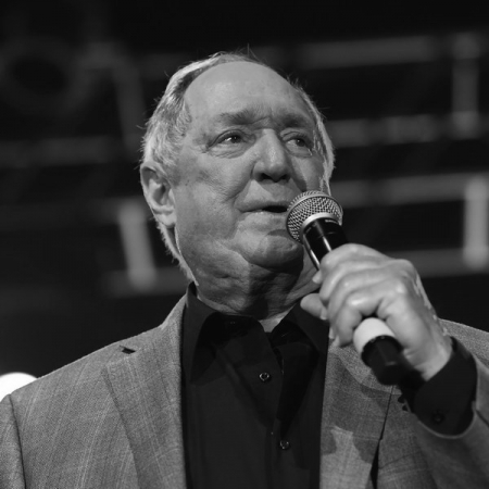 Умер певец и сонграйтер Нил Седака