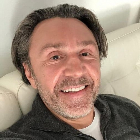 Сергей Шнуров провел сеанс очищения Байкала после певца Shaman