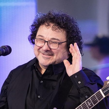 Игорь Саруханов анонсировал клип к 70-летию