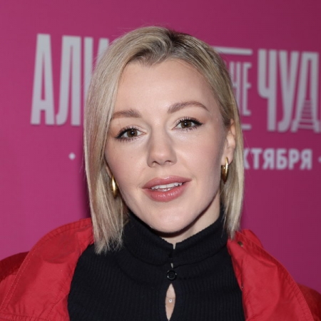 Сегодня родились Юлианна Караулова и Ширли Маклейн