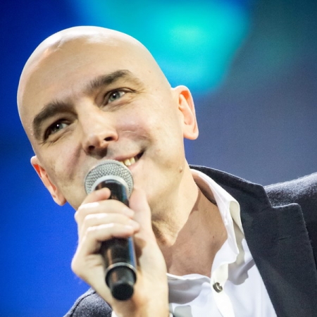 Андрей Державин, Алёна Апина и Вадим Казаченко исполнят «Хиты 80-90-2000-х»