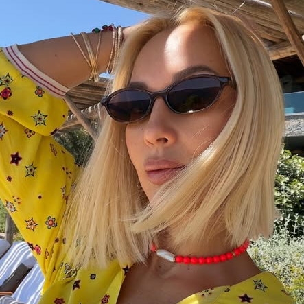 Лера Кудрявцева улетела из России без мужа