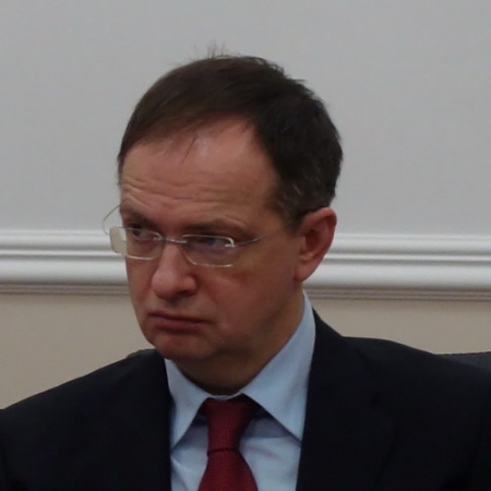 Владимир Мединский, Александр Маршал и Михаил Гуцериев попали под санкции ЕС