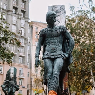 Памятник Марису Лиепе открыли в Москве